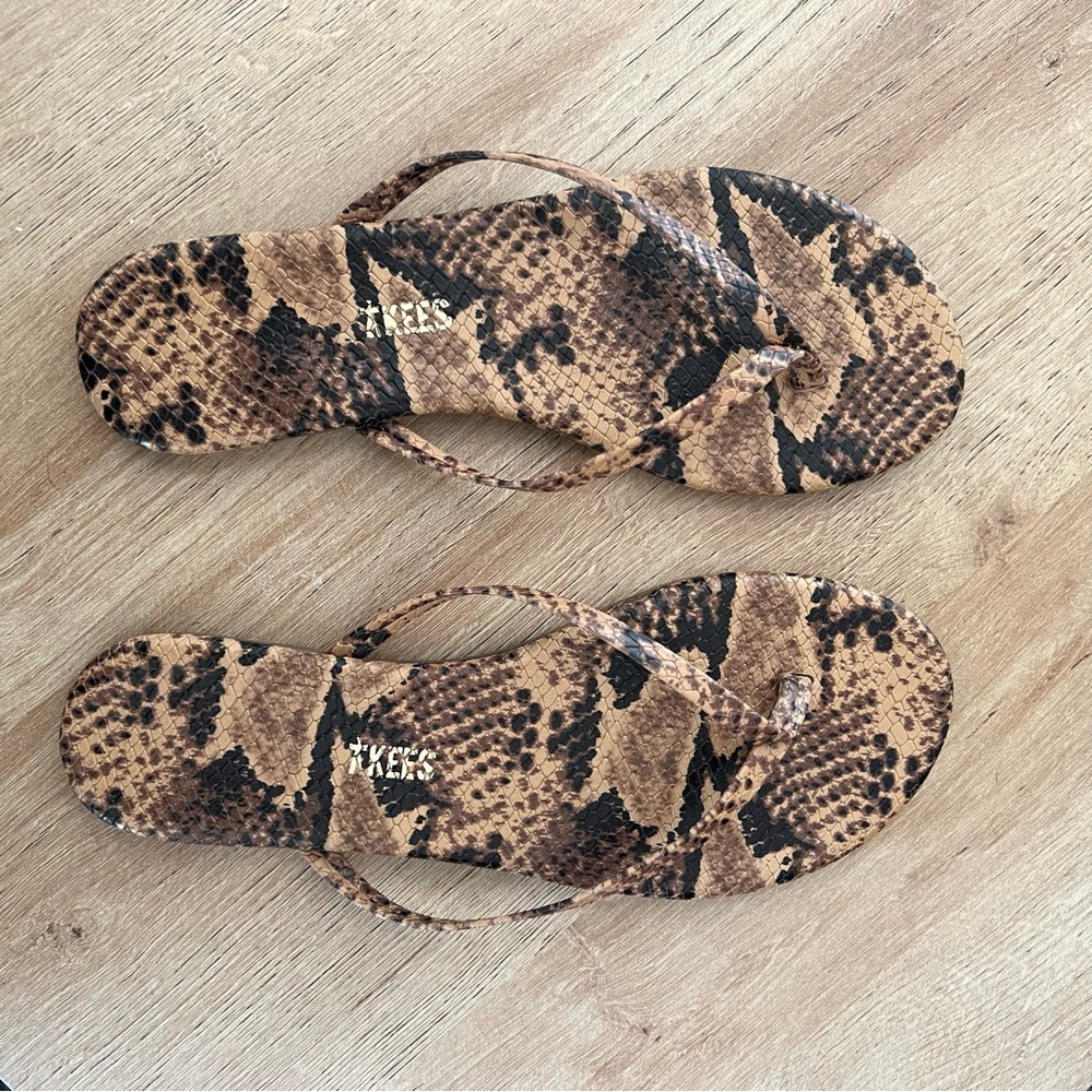 TKEES snake print flip flops!